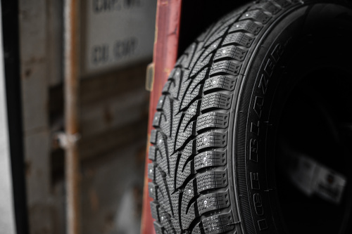 фото протектора и шины Ice Blazer WST1 Шина Sailun Ice Blazer WST1 215/65 R15 96T